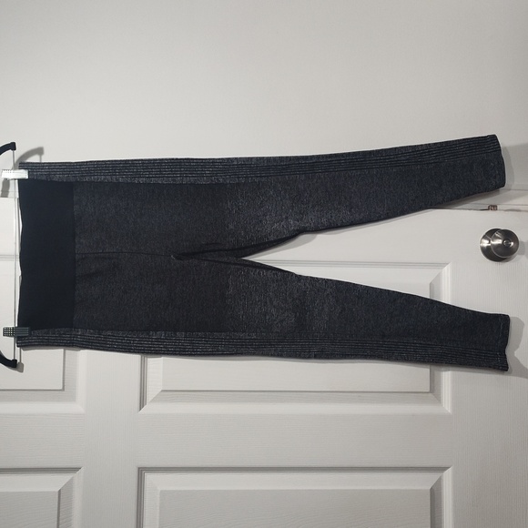 Fabletics Leggings In Size XL - Picture 5 of 7